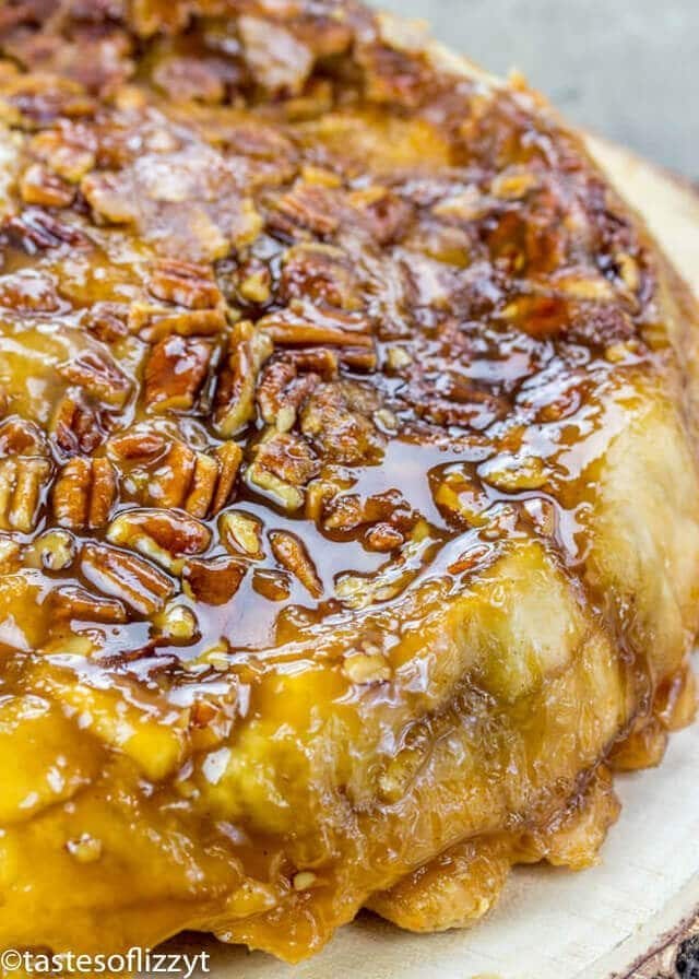 Upside Down Apple Dumpling Pie is a delicious cross between apple dumplings and apple pie! The best apple recipe for fall! Upside Down Apple Dumpling Pie